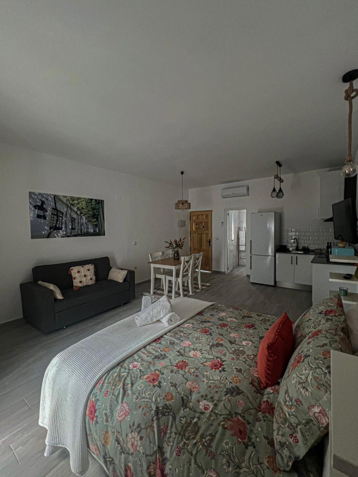 Apartamentos Turisticos A.Parra Херес де ла Фронтера Екстериор снимка